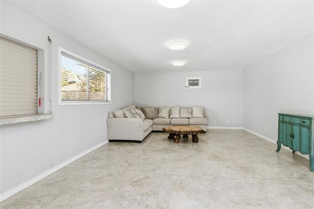 512 Chalmette Street, League City, TX 77573