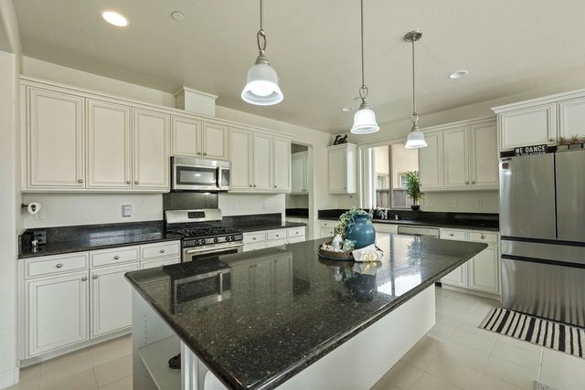 1140 Duomo Way, Manteca, CA 95337