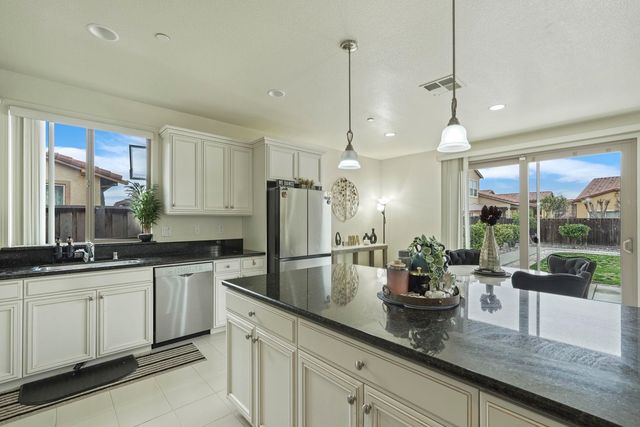 1140 Duomo Way, Manteca, CA 95337