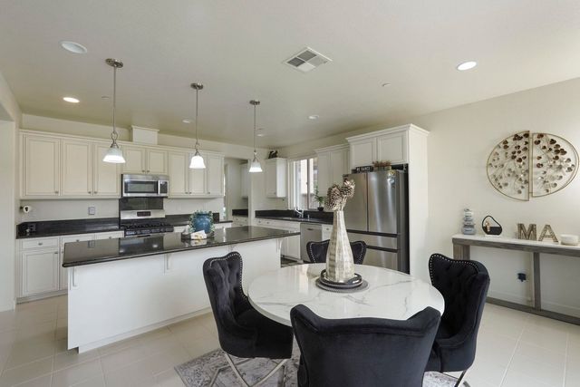 1140 Duomo Way, Manteca, CA 95337
