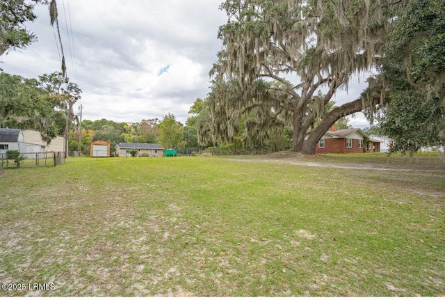 411 Broad River Drive, Beaufort, SC 29906