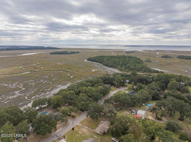 411 Broad River Drive, Beaufort, SC 29906