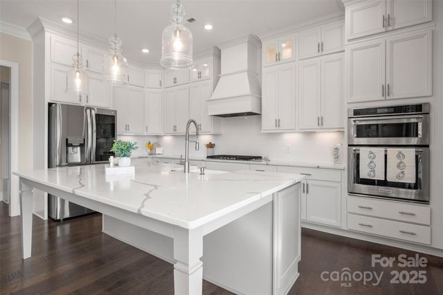 105 Downton Abbey Drive, Marvin, NC 28173