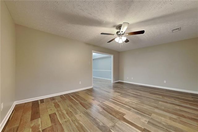 1570 Rose Pointe Drive, Loganville, GA 30052