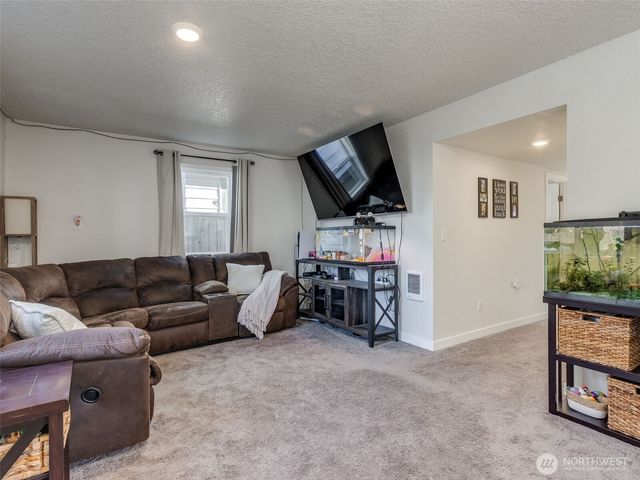 65 NW Shintaffer Street, Castle Rock, WA 98611