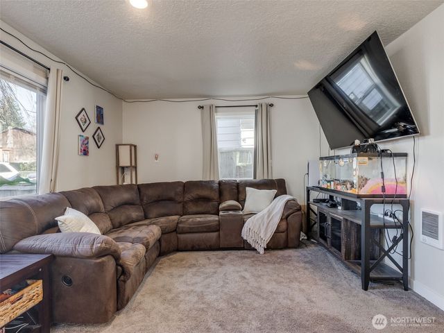 65 NW Shintaffer Street, Castle Rock, WA 98611