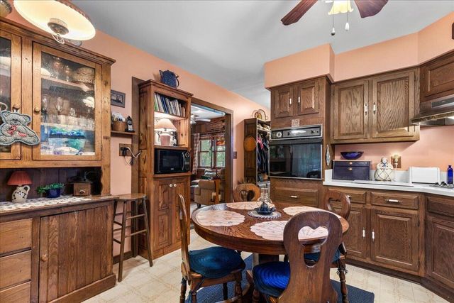 802 S Teut ROAD, Burlington, WI 53105