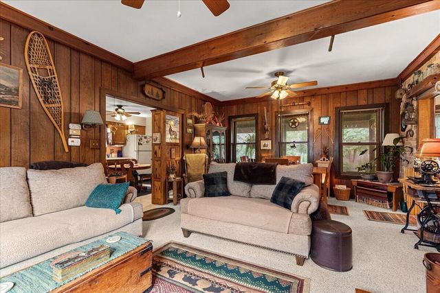802 S Teut ROAD, Burlington, WI 53105