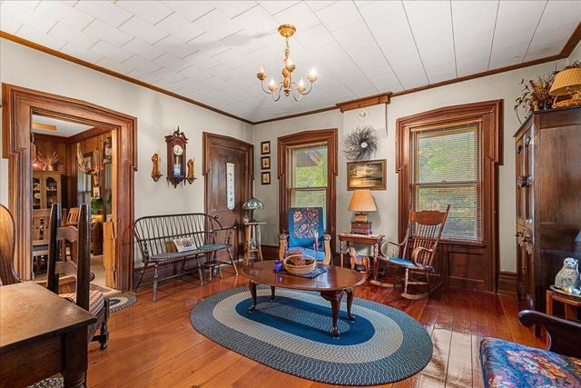 802 S Teut ROAD, Burlington, WI 53105