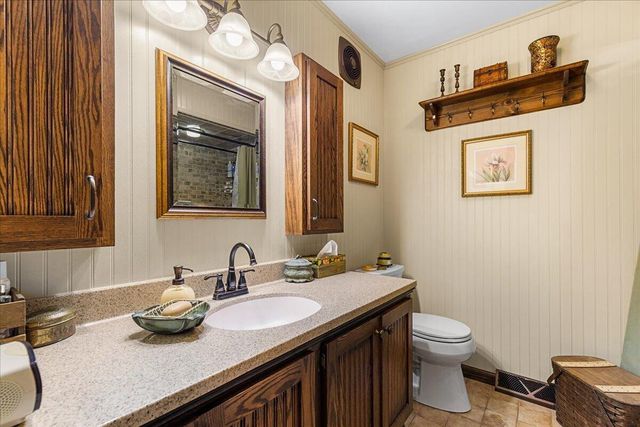 802 S Teut ROAD, Burlington, WI 53105