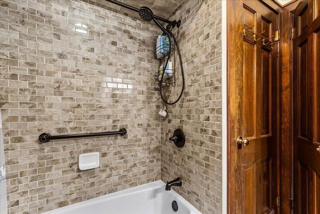 802 S Teut ROAD, Burlington, WI 53105