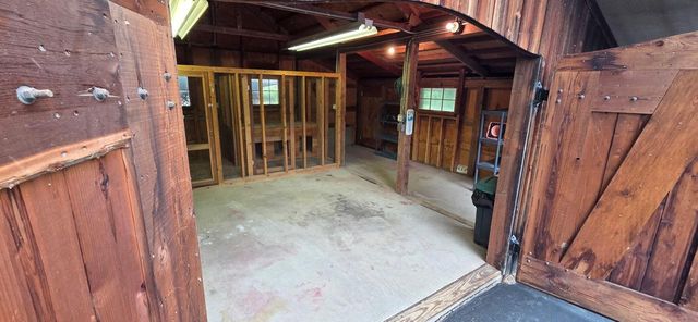 802 S Teut ROAD, Burlington, WI 53105