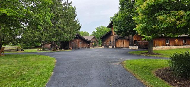 802 S Teut ROAD, Burlington, WI 53105