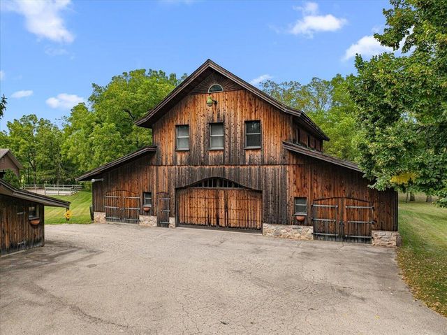 802 S Teut ROAD, Burlington, WI 53105
