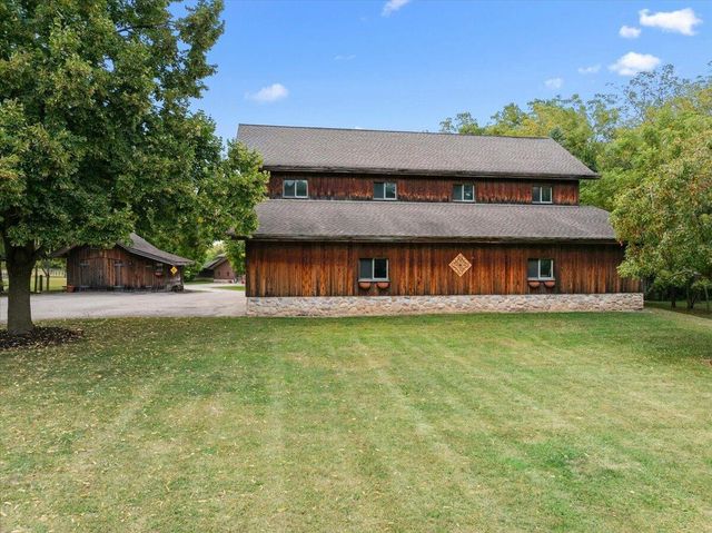 802 S Teut ROAD, Burlington, WI 53105