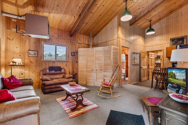802 S Teut ROAD, Burlington, WI 53105