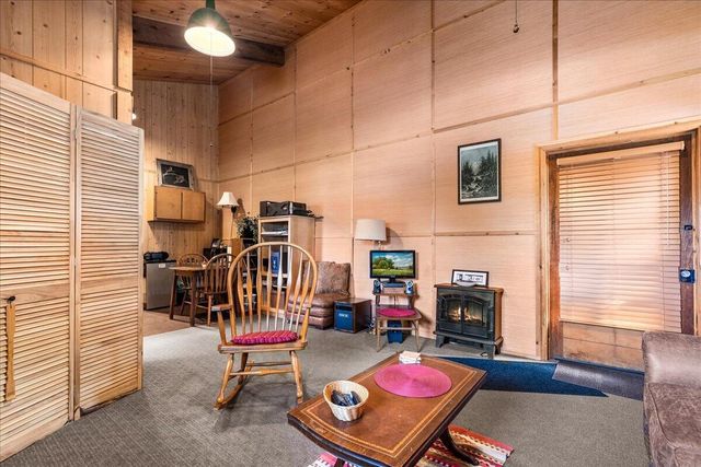802 S Teut ROAD, Burlington, WI 53105