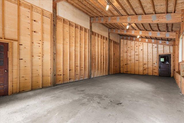 802 S Teut ROAD, Burlington, WI 53105