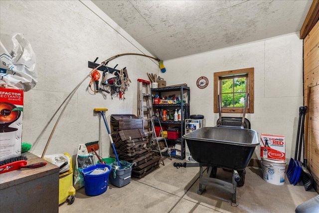 802 S Teut ROAD, Burlington, WI 53105