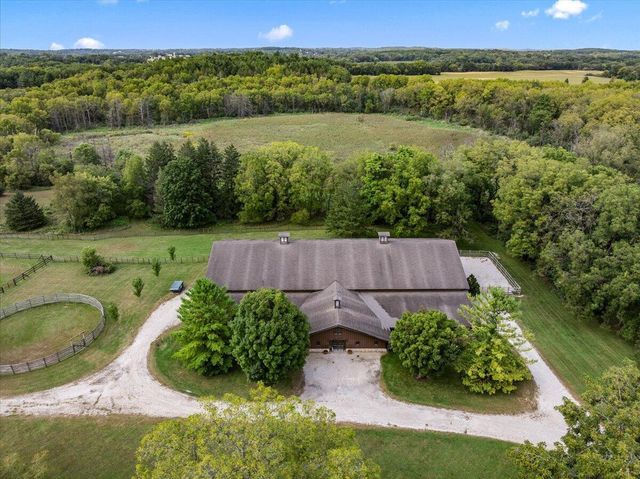 802 S Teut ROAD, Burlington, WI 53105