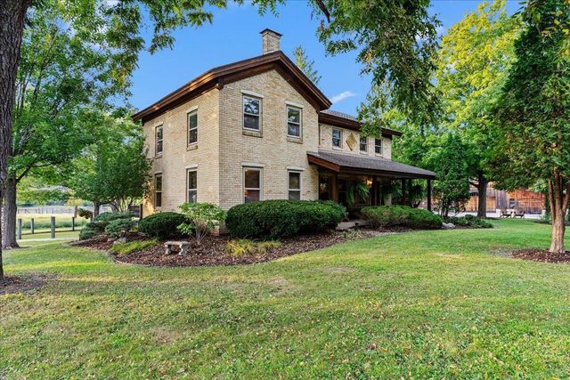 802 S Teut ROAD, Burlington, WI 53105