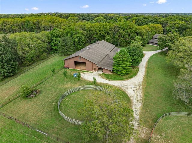 802 S Teut ROAD, Burlington, WI 53105