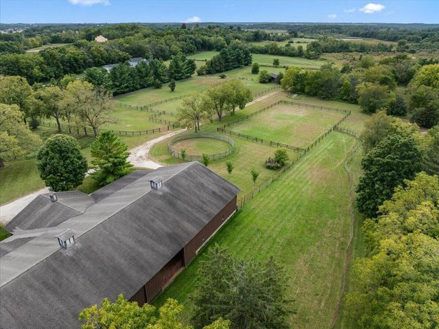 802 S Teut ROAD, Burlington, WI 53105