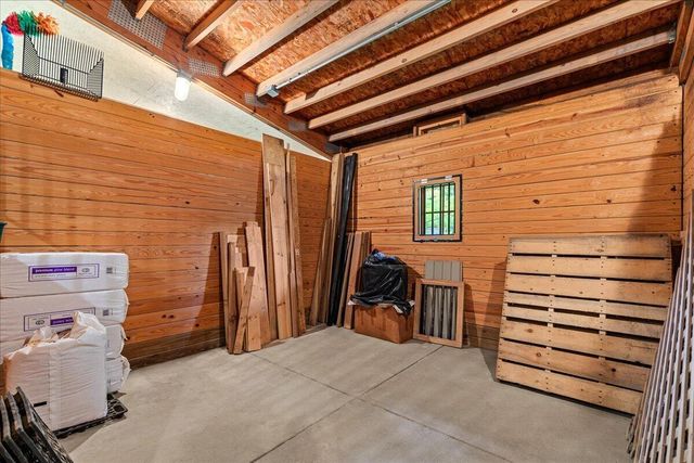 802 S Teut ROAD, Burlington, WI 53105