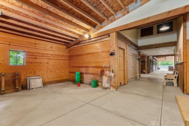 802 S Teut ROAD, Burlington, WI 53105