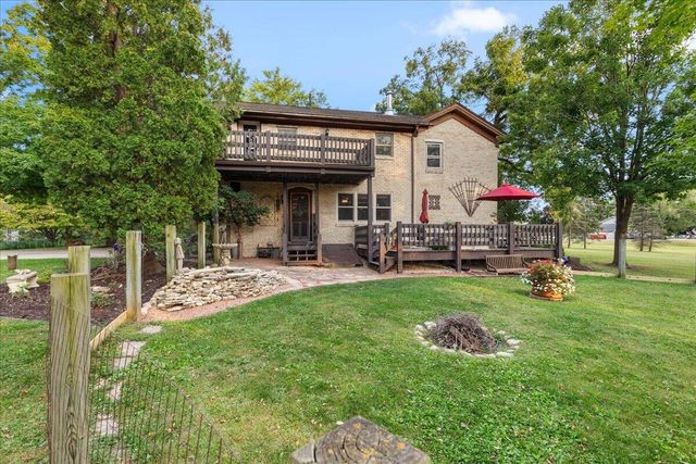 802 S Teut ROAD, Burlington, WI 53105
