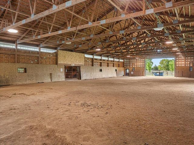 802 S Teut ROAD, Burlington, WI 53105