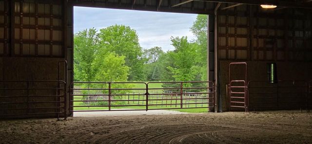 802 S Teut ROAD, Burlington, WI 53105