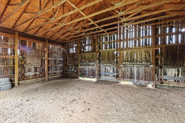 802 S Teut ROAD, Burlington, WI 53105