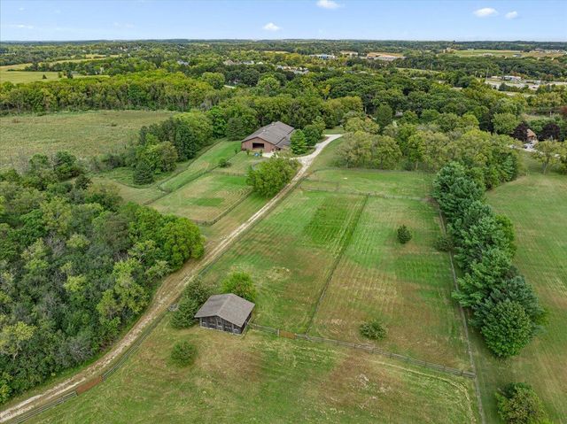 802 S Teut ROAD, Burlington, WI 53105
