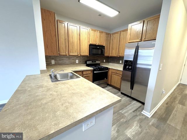 525 HIGHLAND ESTS, Clementon, NJ 08021