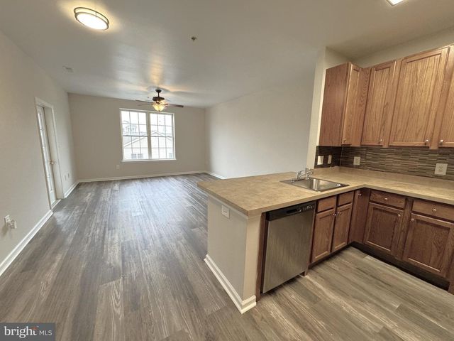 525 HIGHLAND ESTS, Clementon, NJ 08021