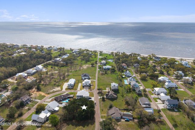 128 Lakewood Drive, Waveland, MS 39576