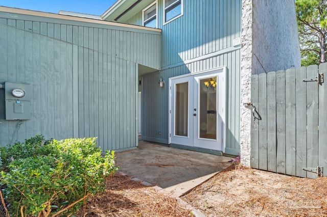 3250 Fernwood Dr, Gulf Breeze, FL 32563