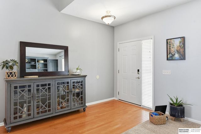 15802 Stony Circle, Omaha, NE 68136