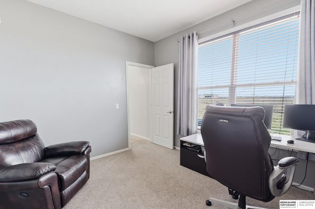 15802 Stony Circle, Omaha, NE 68136
