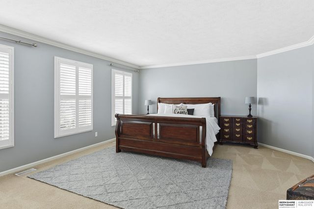 15802 Stony Circle, Omaha, NE 68136