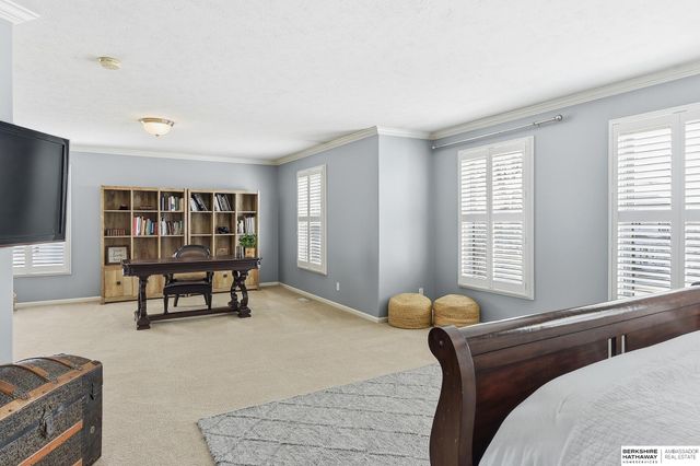 15802 Stony Circle, Omaha, NE 68136