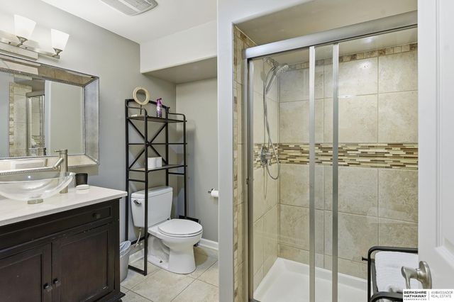 15802 Stony Circle, Omaha, NE 68136