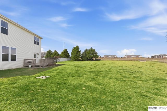 15802 Stony Circle, Omaha, NE 68136