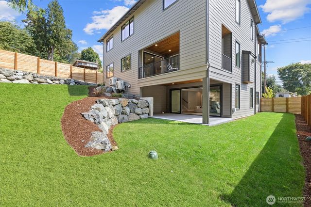 18520 83rd Avenue NE, Kenmore, WA 98028