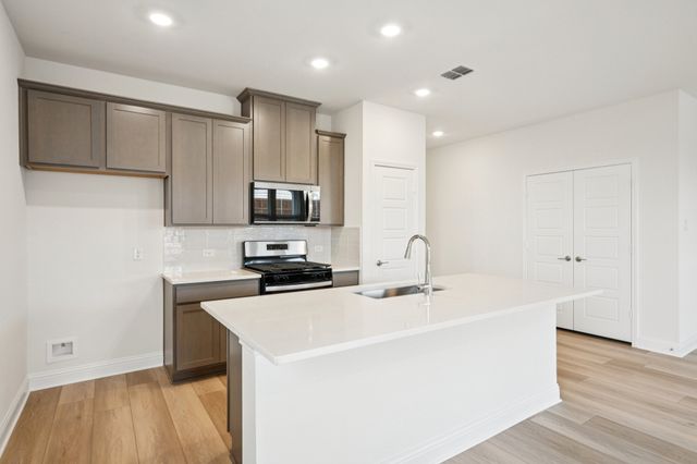 2724 Goldfinch Drive, Denton, TX 76205