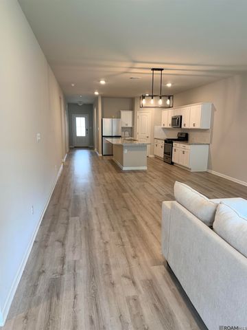 6407 Tiger Pointe Dr, Baton Rouge, LA 70817