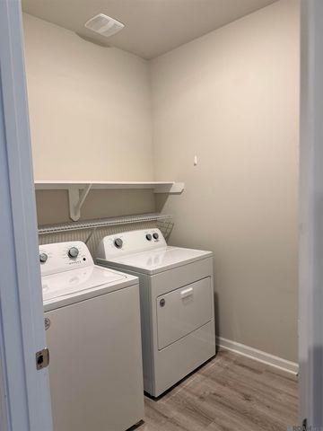 6407 Tiger Pointe Dr, Baton Rouge, LA 70817