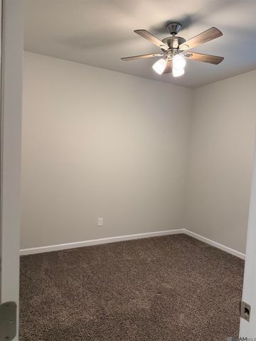 6407 Tiger Pointe Dr, Baton Rouge, LA 70817
