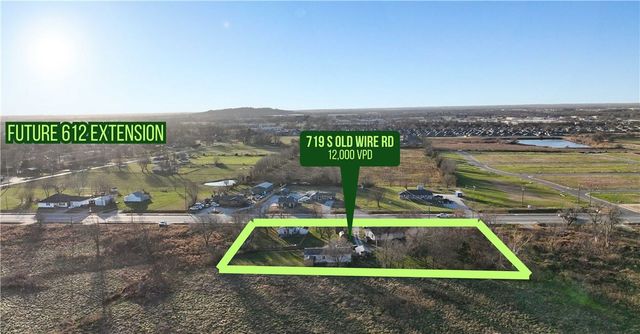 719 Old Wire Road, Lowell, AR 72745